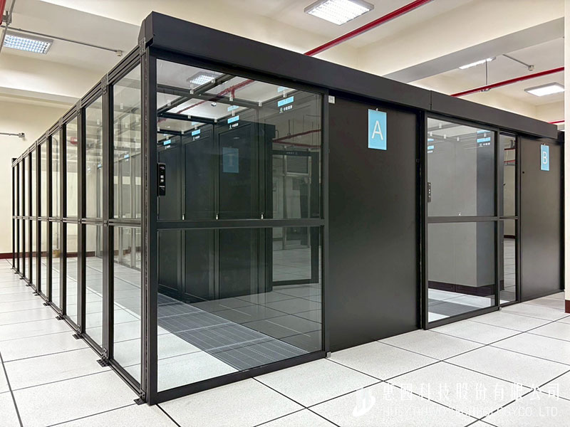 Read more about the article 【機房改造開箱】PEX4-1060 精密空調汰換＋冷通道封閉系統